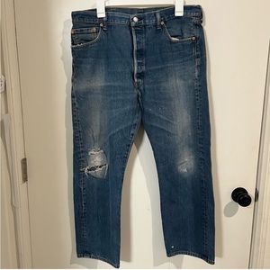 Men's Levi 501 Button Fly W38 L30 Medium Wash Distressed Jeans Pants
